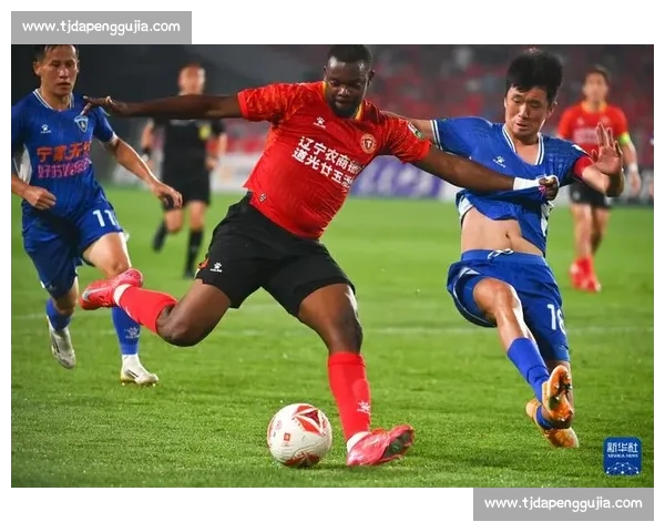 辽宁铁人 1-1 南京城市：邦本造点 + 中柱憾平，VAR 扼杀绝杀留争议